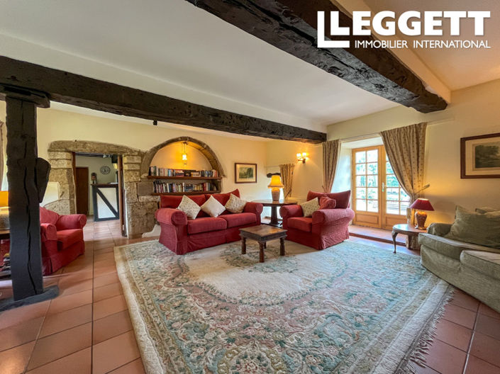 Image No.2-4 Bed House for sale