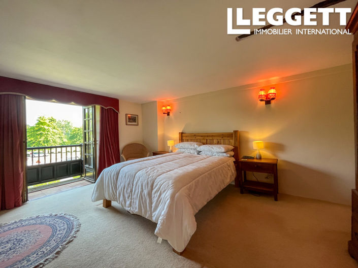 Image No.8-4 Bed House for sale