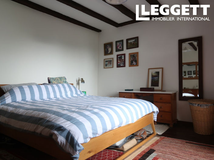 Image No.8-4 Bed House for sale