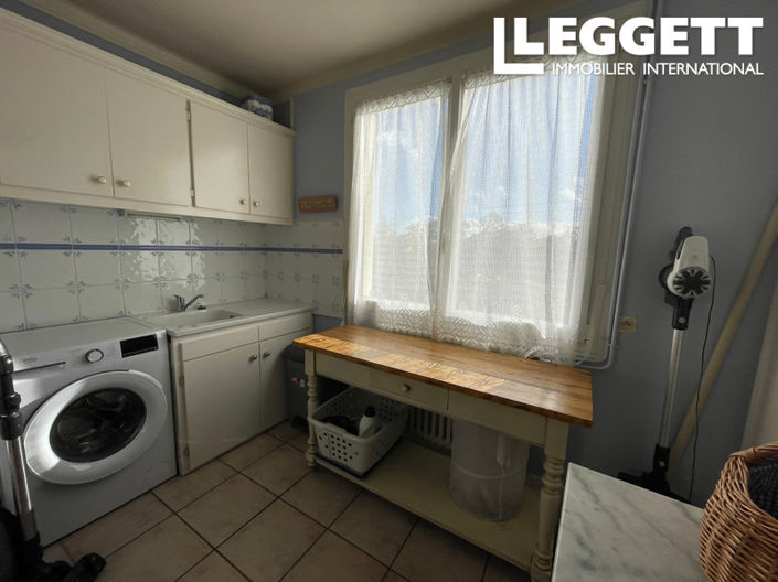 Image No.10-2 Bed House for sale