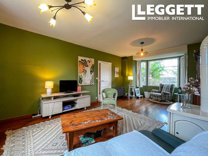 Image No.2-4 Bed House for sale