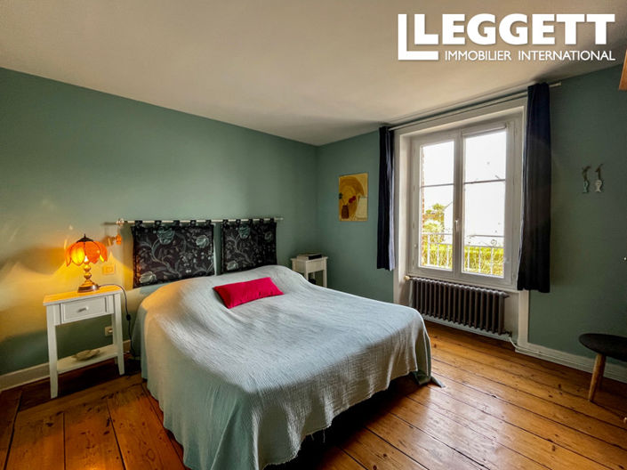 Image No.6-4 Bed House for sale