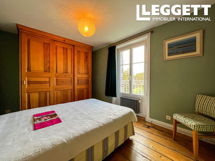 Image No.8-4 Bed House for sale