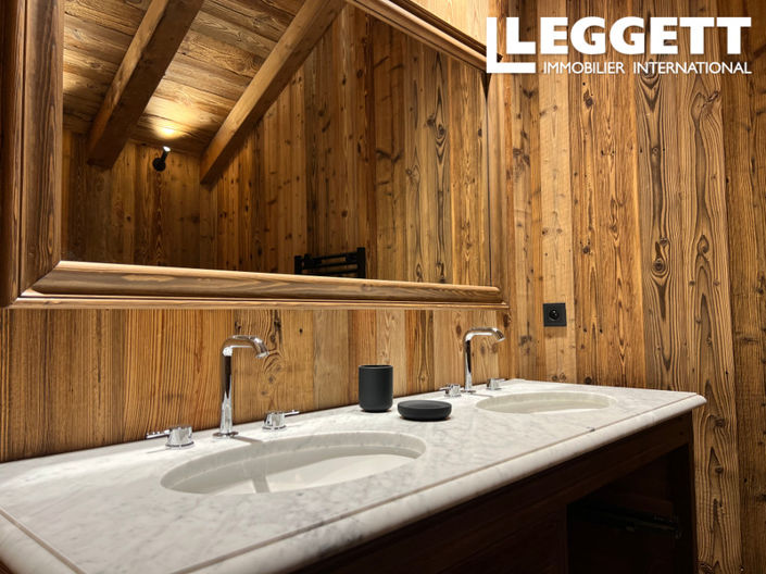 Image No.4-6 Bed House for sale