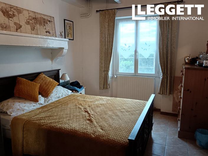 Image No.6-3 Bed House for sale