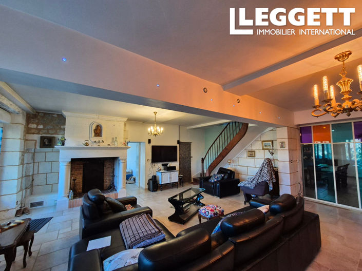 Image No.8-7 Bed House for sale