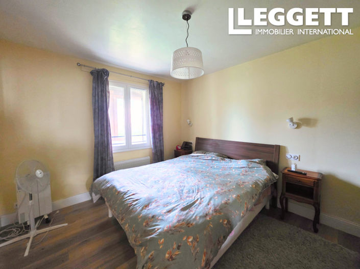 Image No.5-2 Bed House for sale