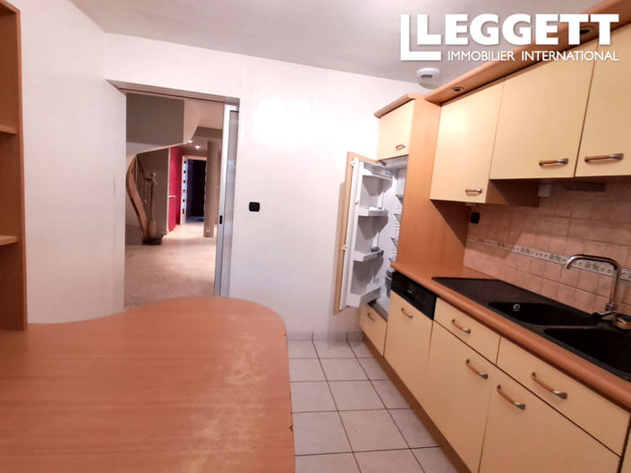 Image No.8-4 Bed House for sale