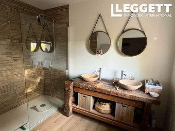 ahr0chm6ly9jzg4uagvzdglhlmltbw8vaw1hz2uvvevom