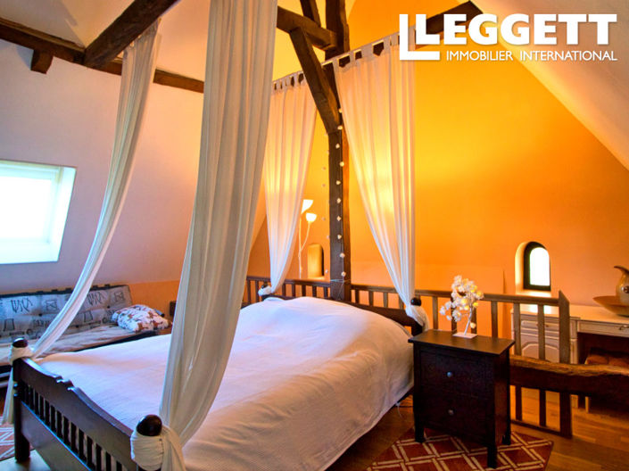 Image No.7-5 Bed House for sale