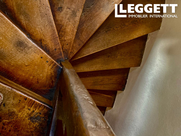 Image No.10-3 Bed House for sale