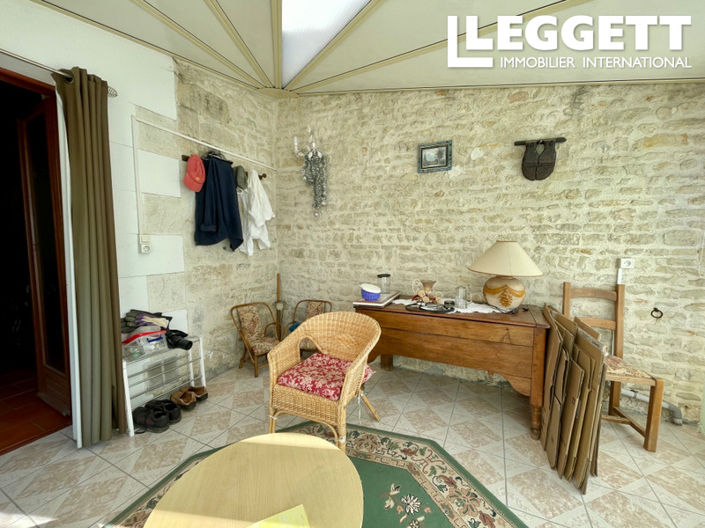 Image No.9-3 Bed House for sale