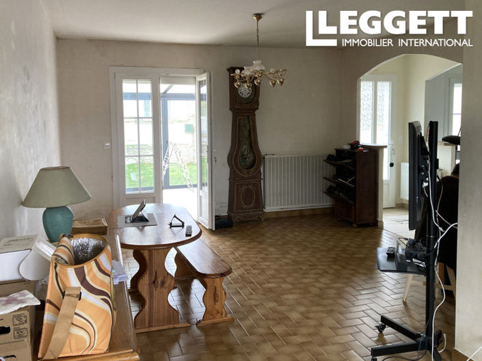 Image No.8-2 Bed House for sale