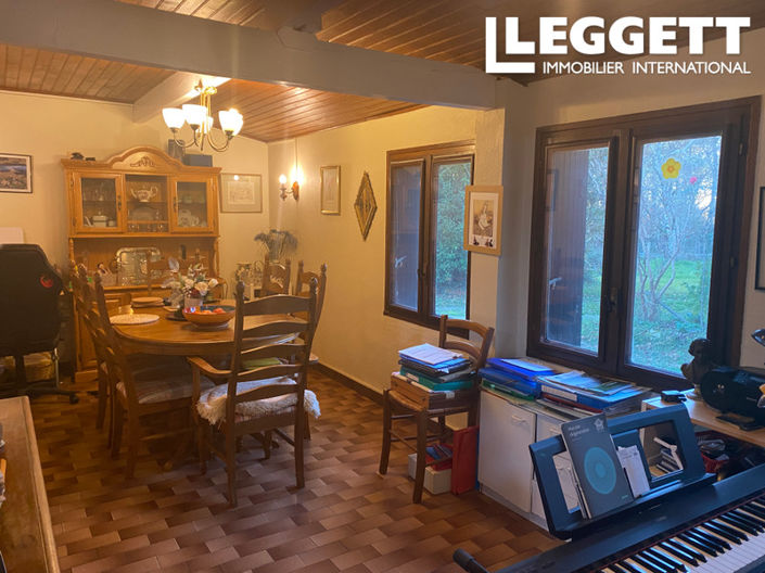 Image No.8-3 Bed House for sale