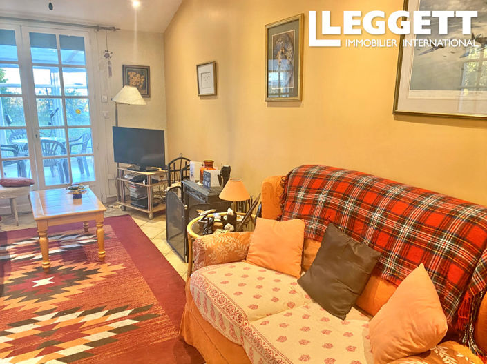 Image No.8-3 Bed House for sale