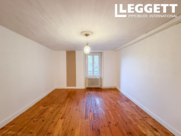 Image No.8-House for sale