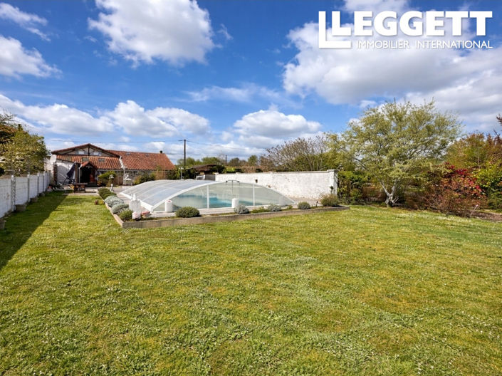 Image No.2-Maison de 4 chambres à vendre à Manot