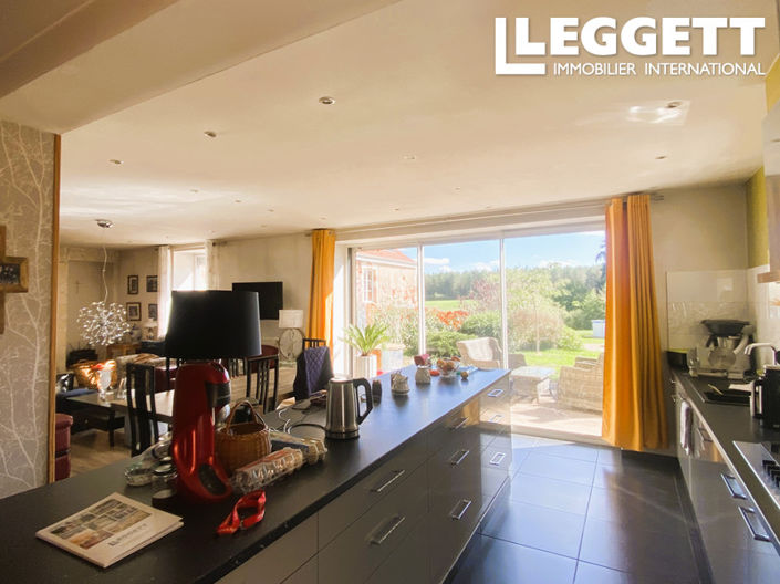 Image No.3-Maison de 9 chambres à vendre à Épineuil-le-Fleuriel