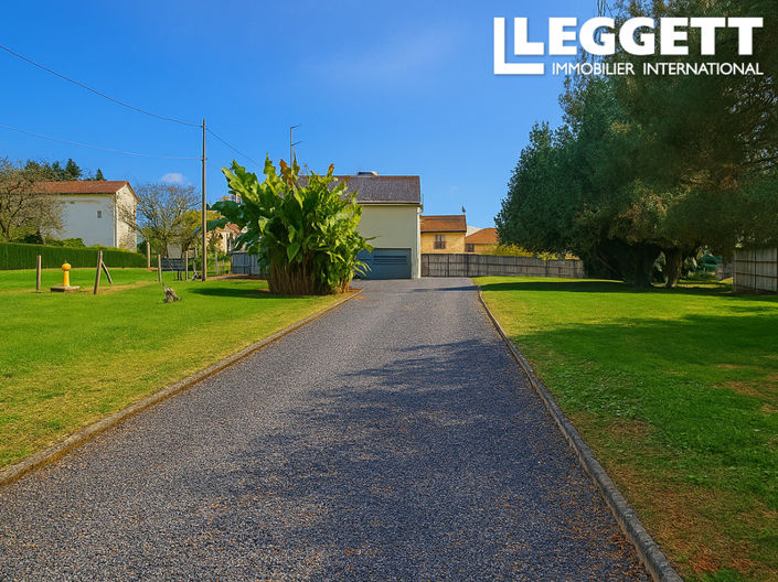 Image No.10-3 Bed House for sale