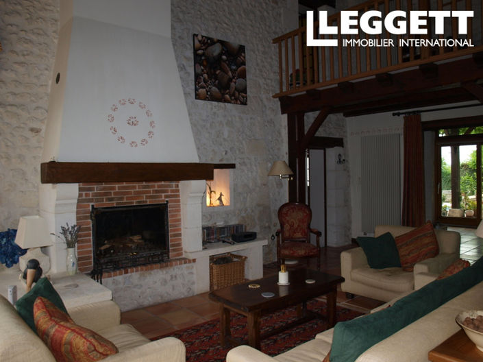 Image No.8-5 Bed House for sale