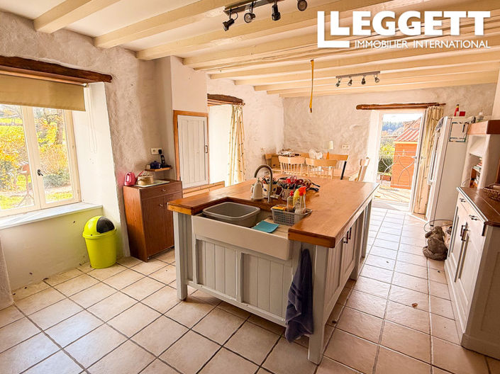 Image No.2-4 Bed House for sale