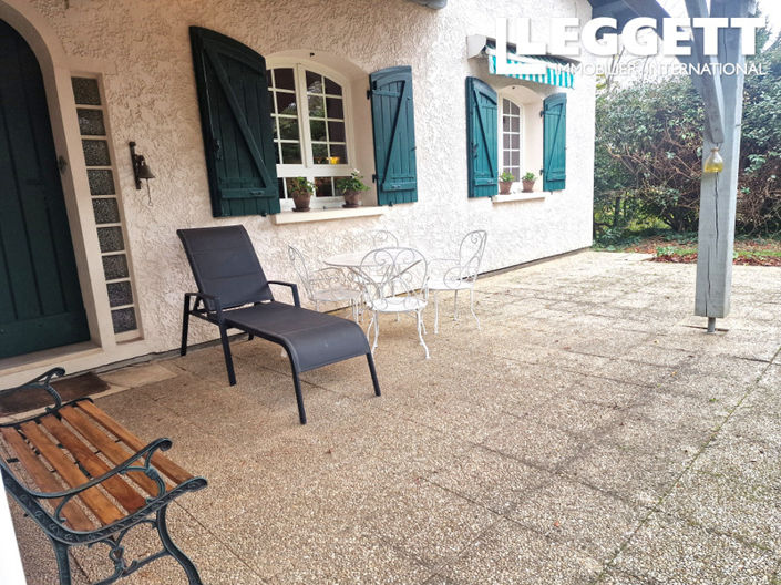 Image No.2-4 Bed House for sale