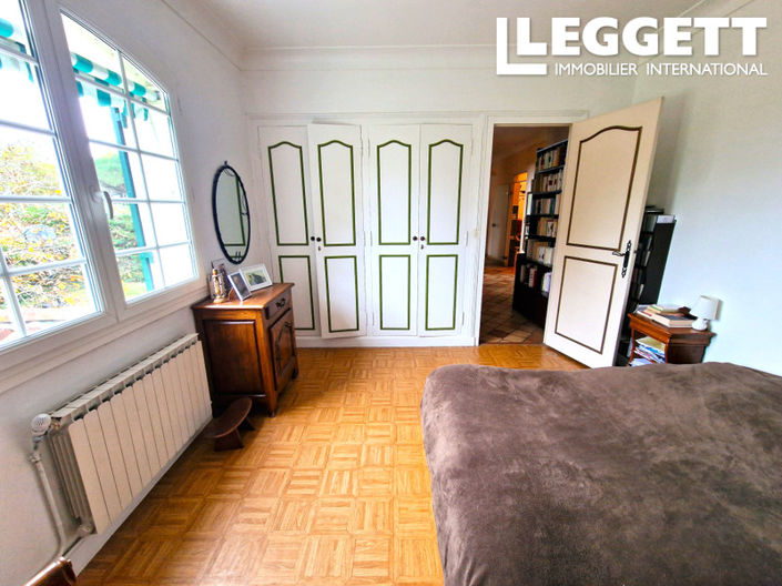 Image No.8-4 Bed House for sale