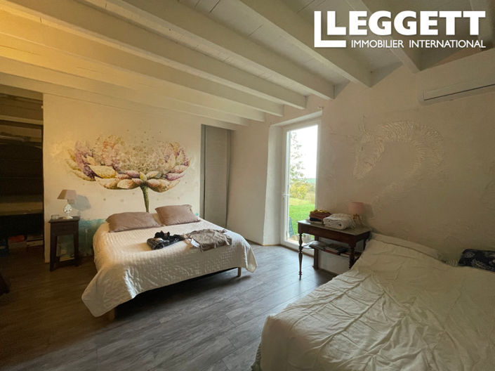 Image No.7-5 Bed House for sale