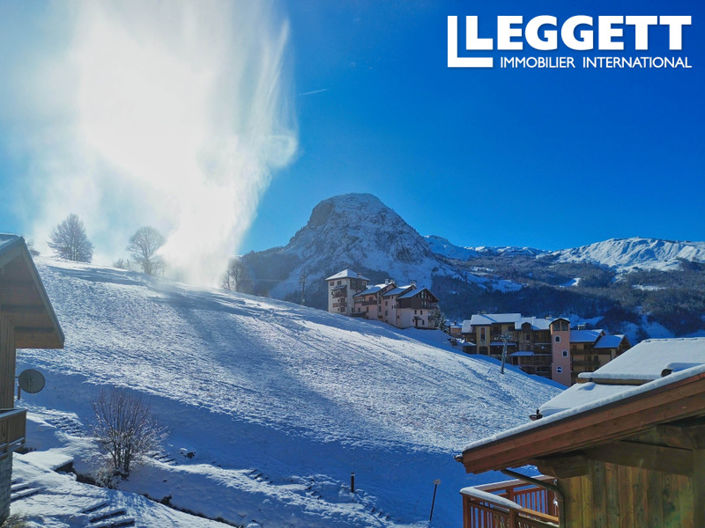 Image No.2-6 Bed House for sale