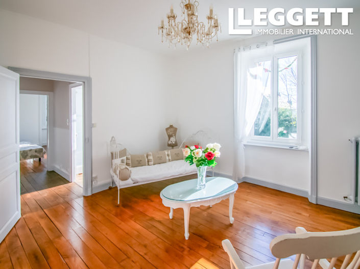 Image No.6-4 Bed House for sale