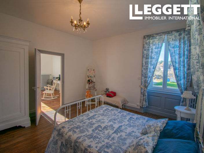 Image No.8-4 Bed House for sale