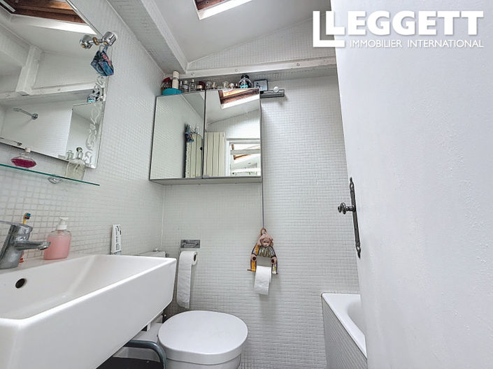 Image No.10-2 Bed House for sale