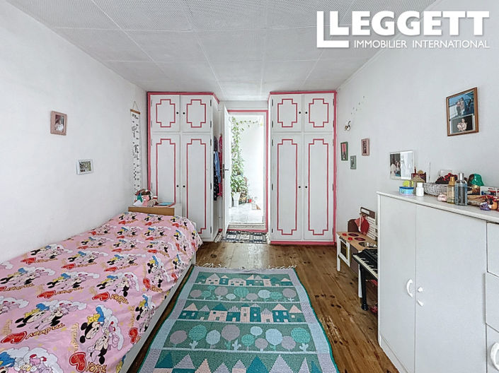 Image No.8-2 Bed House for sale