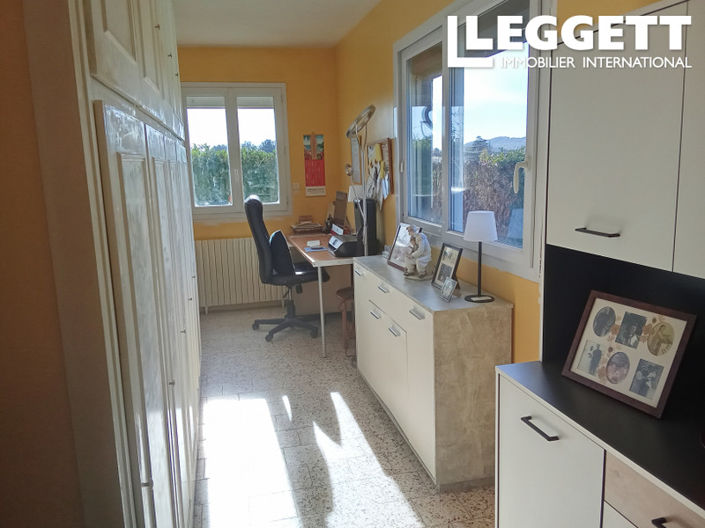 Image No.6-3 Bed House for sale