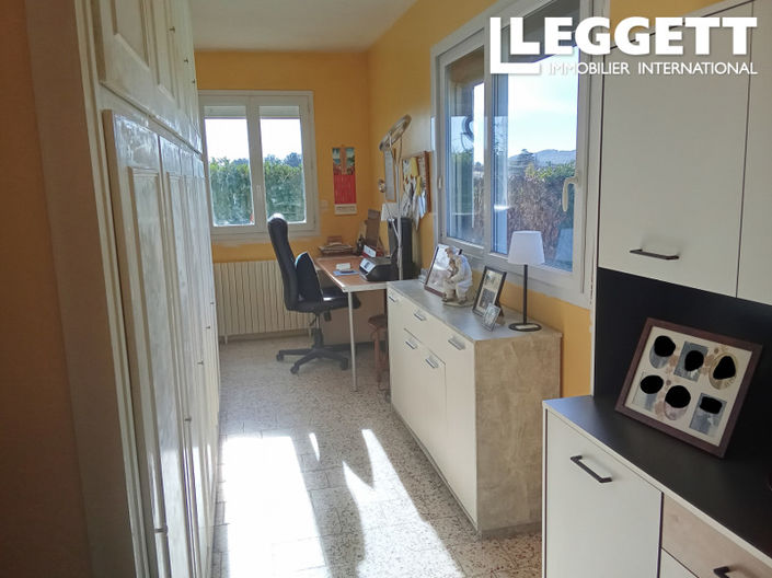 Image No.6-3 Bed House for sale