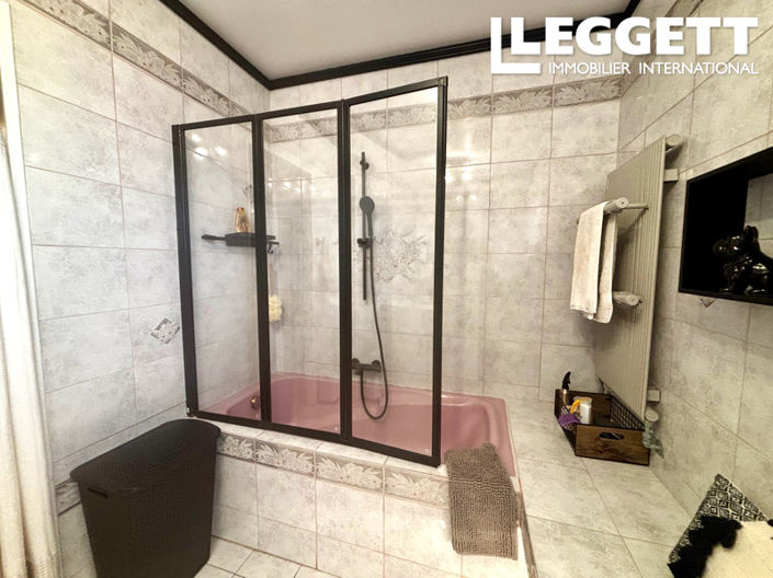 Image No.10-10 Bed House for sale