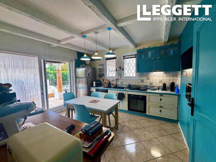 Image No.4-10 Bed House for sale