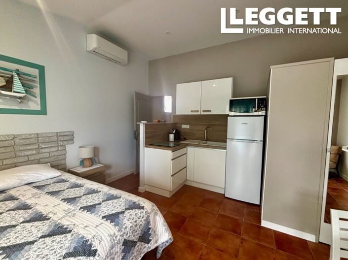 Image No.8-10 Bed House for sale