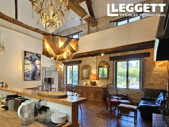 Image No.6-20 Bed House for sale