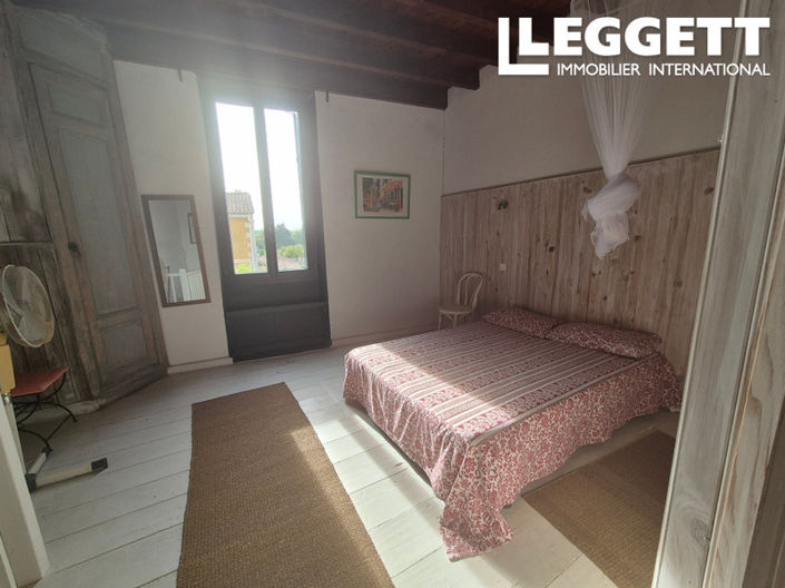 Image No.9-3 Bed House for sale