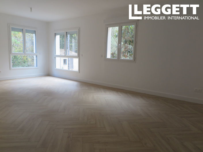 Image No.6-5 Bed House for sale