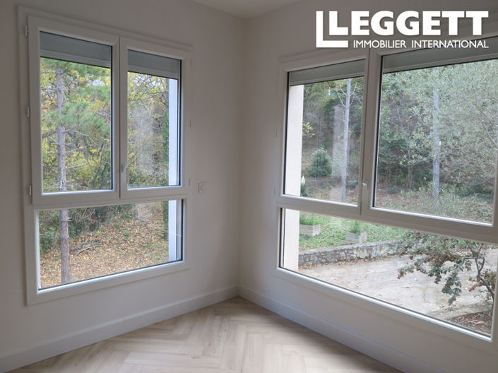 Image No.7-5 Bed House for sale