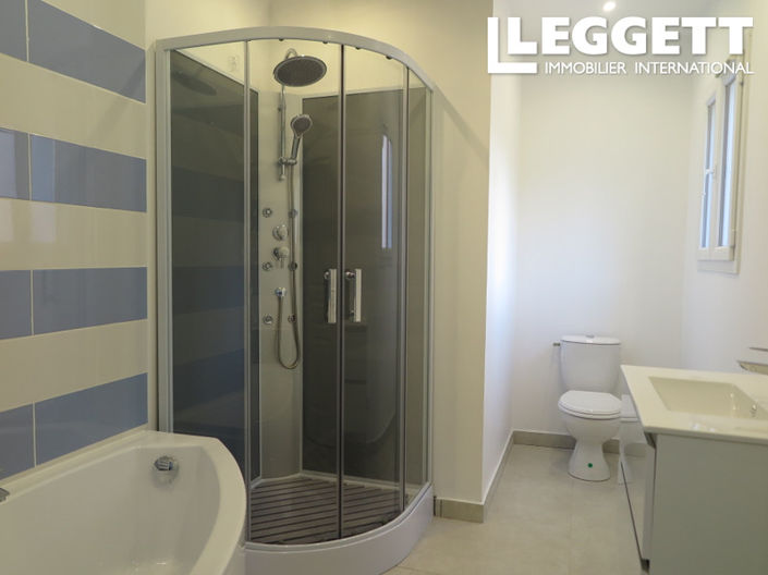 Image No.8-5 Bed House for sale