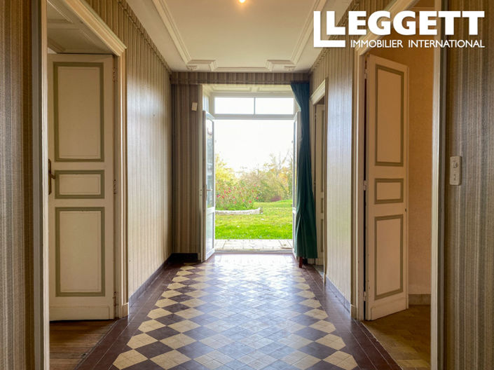 Image No.2-6 Bed House for sale