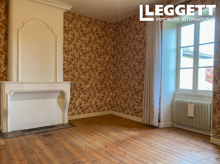 Image No.8-6 Bed House for sale