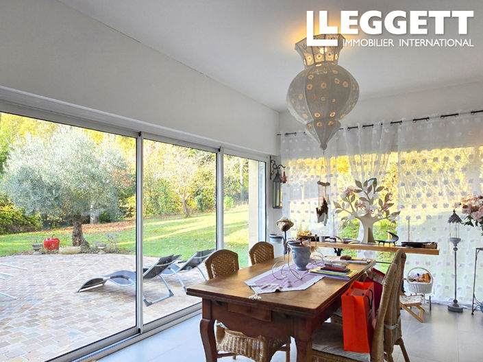 Image No.4-6 Bed House for sale