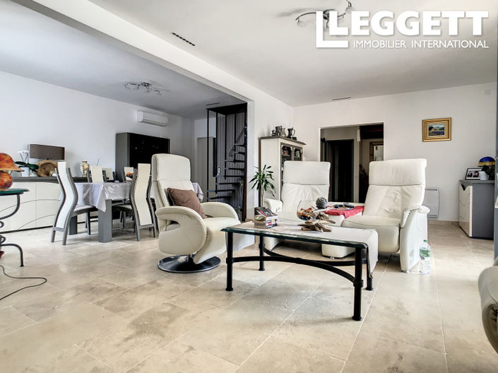 Image No.2-4 Bed House for sale