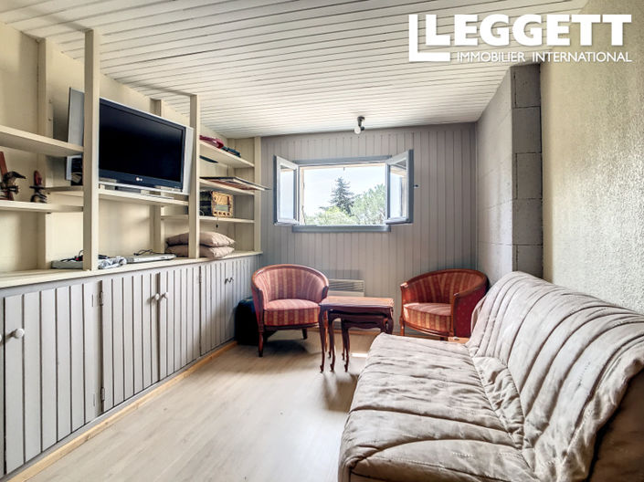 Image No.6-4 Bed House for sale