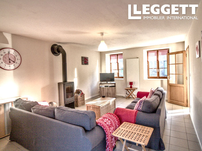 Image No.3-6 Bed House for sale