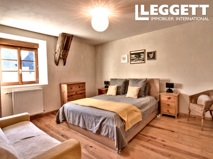 Image No.7-6 Bed House for sale